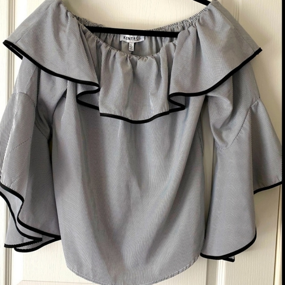 Kontrol Contemporary Navy & White Ruffle Blouse Bell Sleeves NWOT